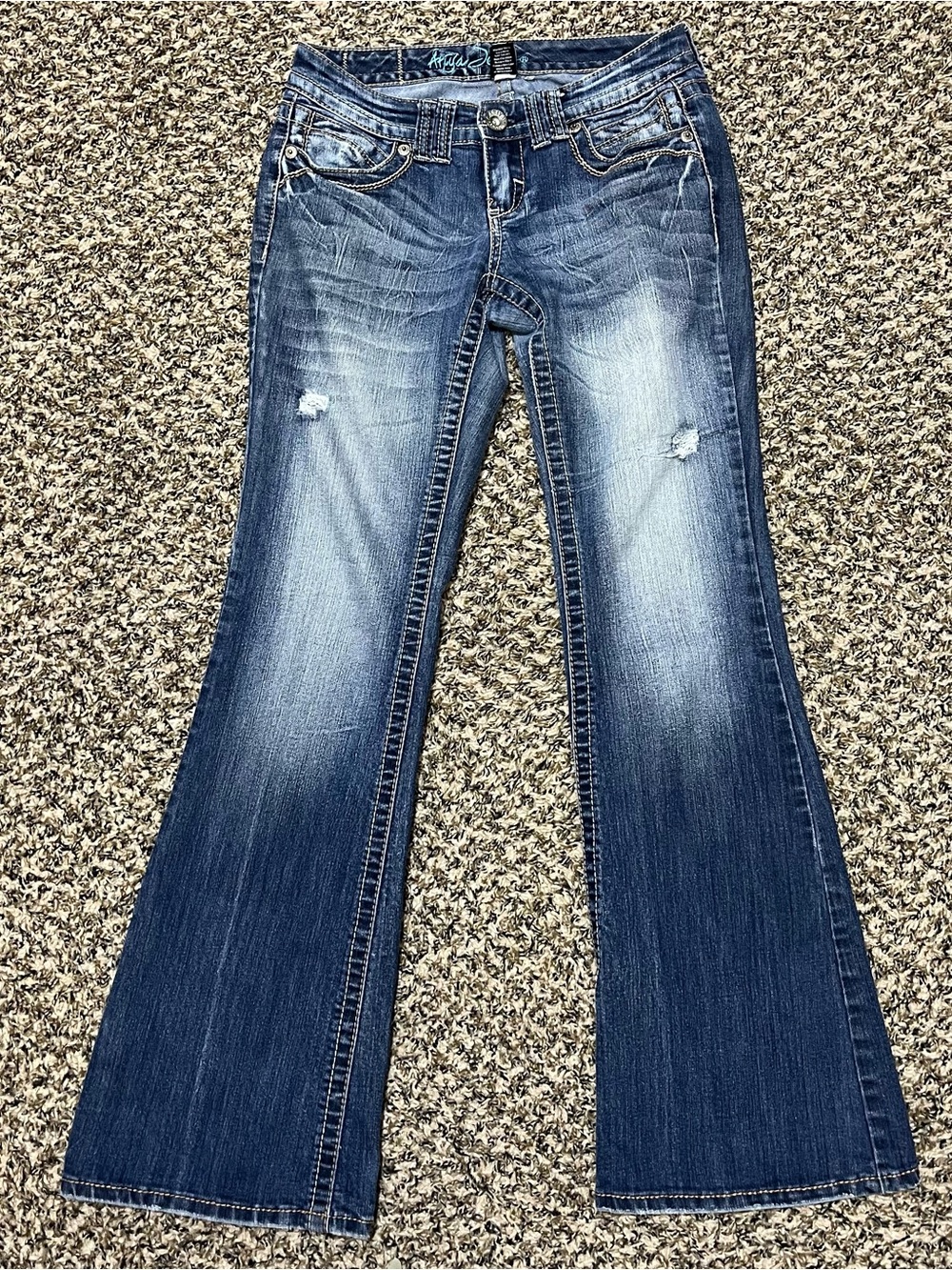 Ariya Women's Flare Jeans - Medium Blue Wash